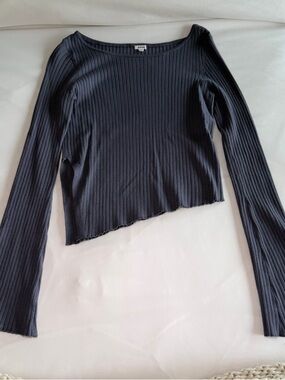 Ribbed Long-Sleeve Crop Top - Navy